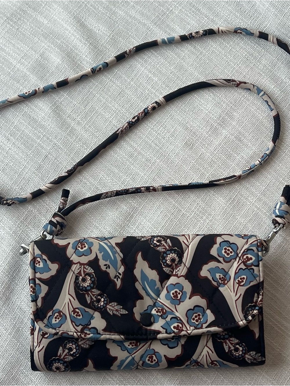 Vera Bradley Baird Hipster crossbody retired calyx + quill black pattern